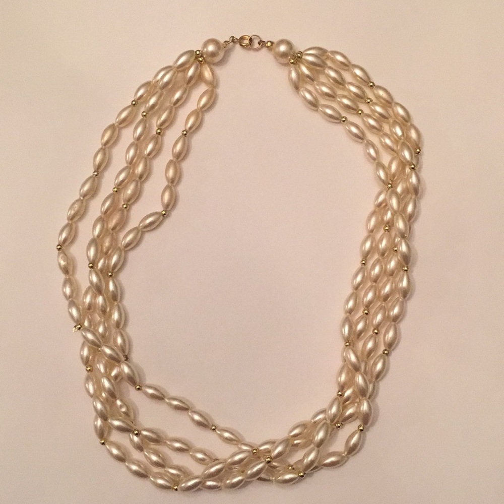 Vintage Costume “Pearl” Necklace - Picture 5 of 5